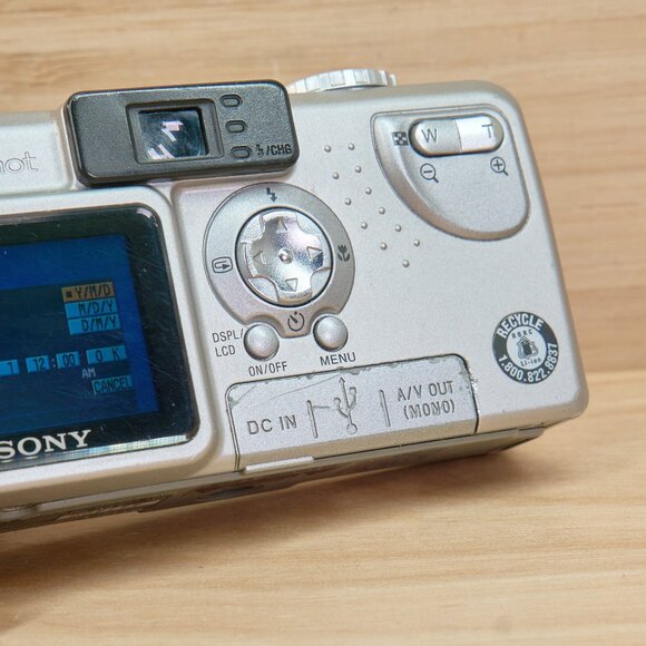 Sony Cyber Shot DSC-P9 Digital Camera 4MP Tested Working - Picture 8 of 12